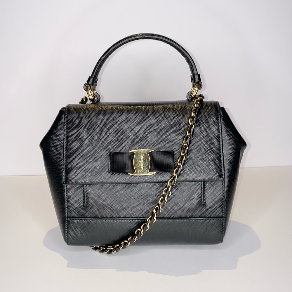 ❌❌SOLD❌❌Ferragamo Carrie Vara  small satchel bag